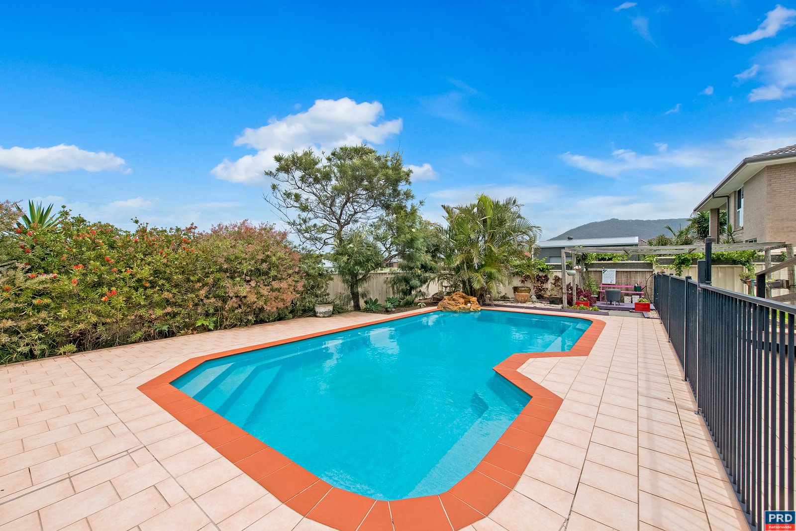 12 Prince of  Wales Drive DUNBOGAN 4