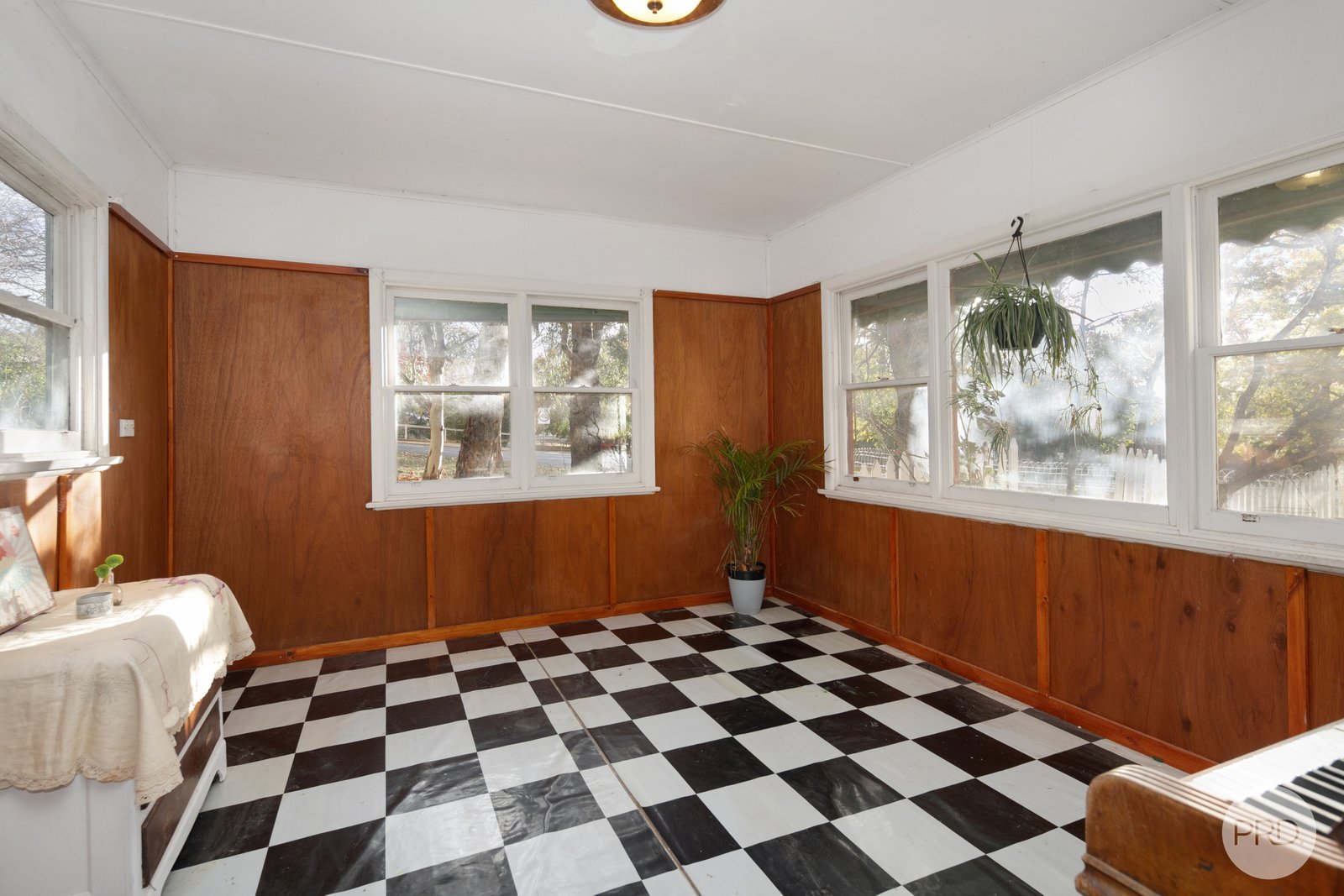 12 Raglan Street CRESWICK 10