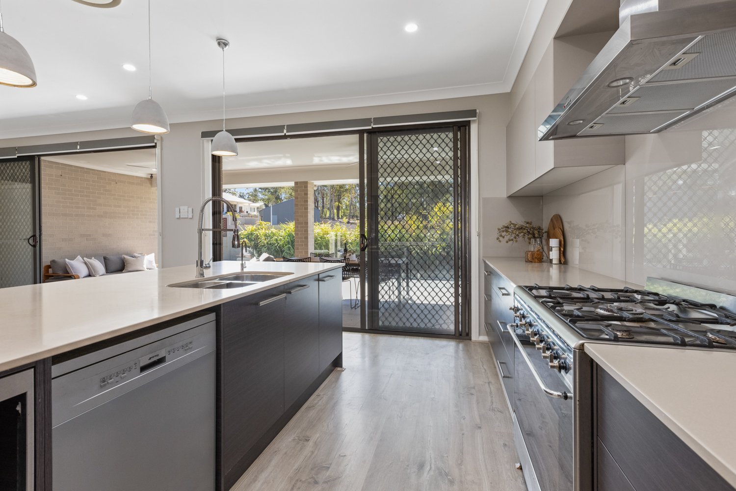 12 Rampling Avenue NORTH ROTHBURY 10