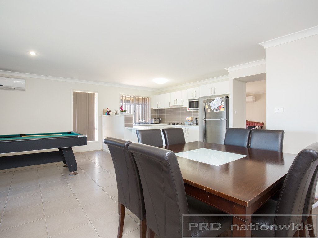 12 Redgum Circuit ABERGLASSLYN 3