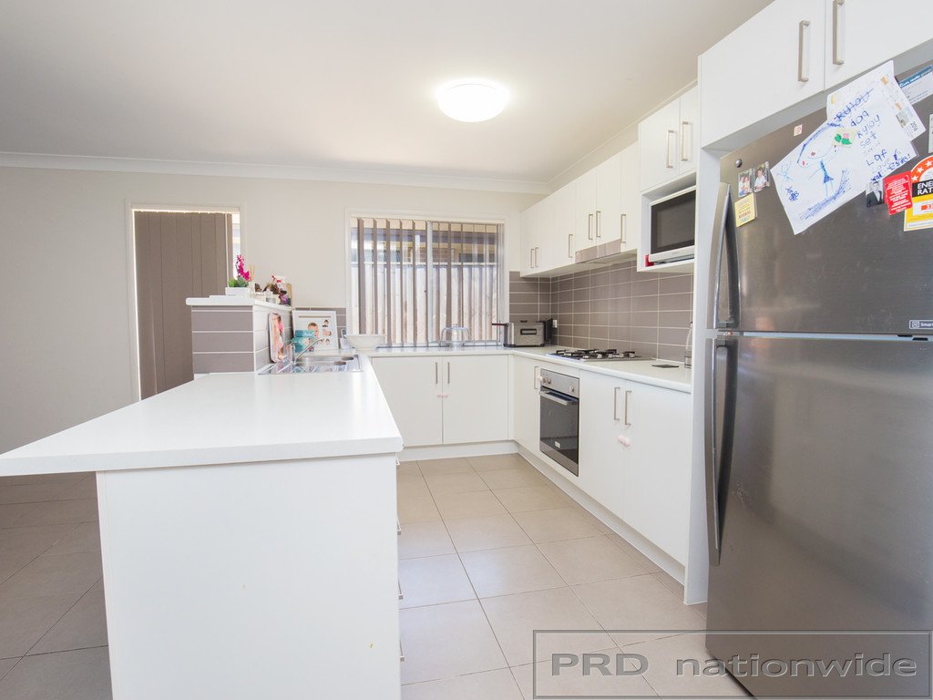 12 Redgum Circuit ABERGLASSLYN 4