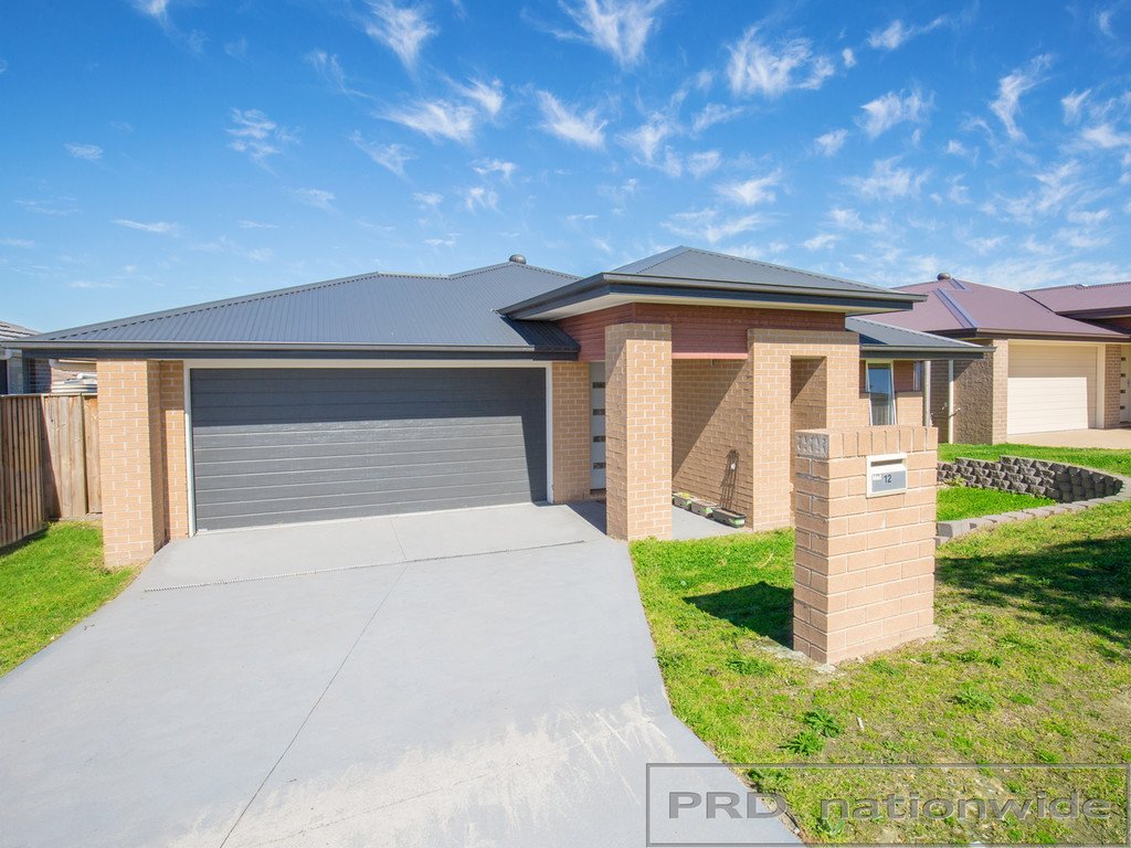 12 Redgum Circuit ABERGLASSLYN 12