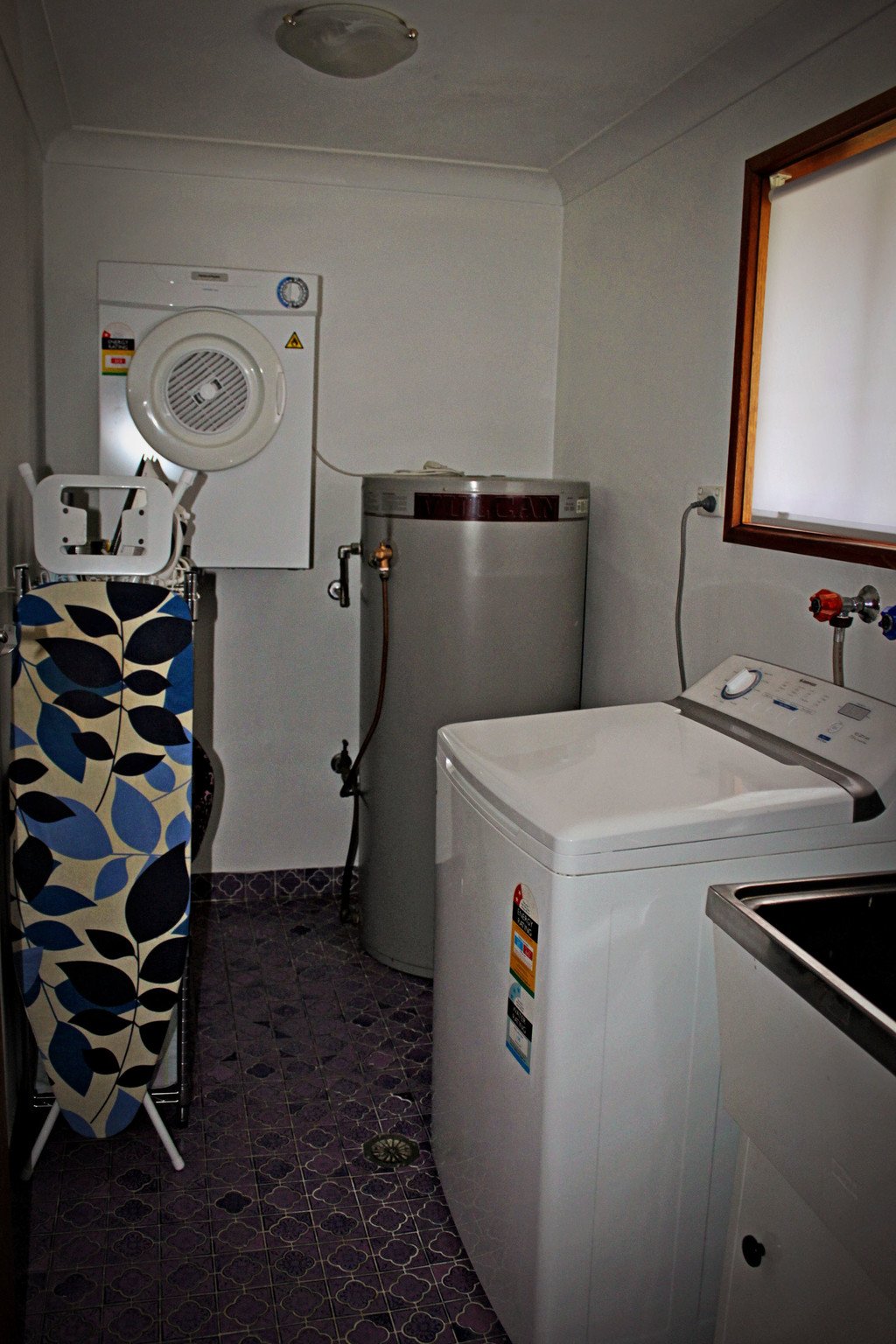 12 Regent Street TUMBARUMBA 17