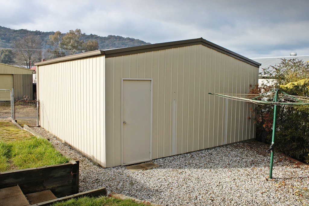 12 Regent Street TUMBARUMBA 19