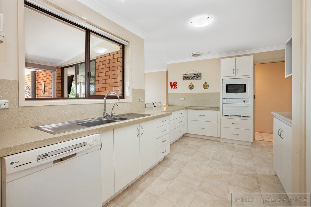 12 Robert Street TENAMBIT 4