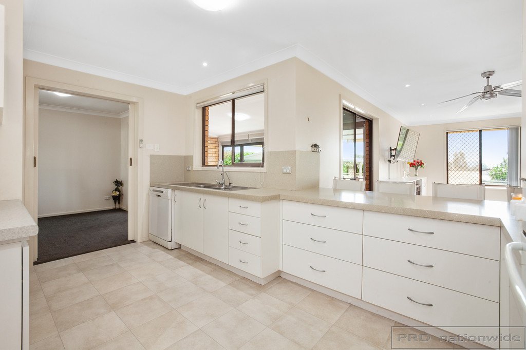 12 Robert Street TENAMBIT 5