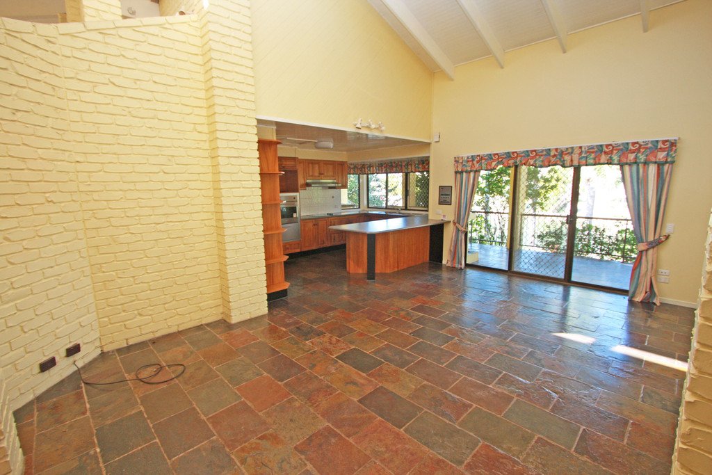 12 Roderick Court BENOWA 4