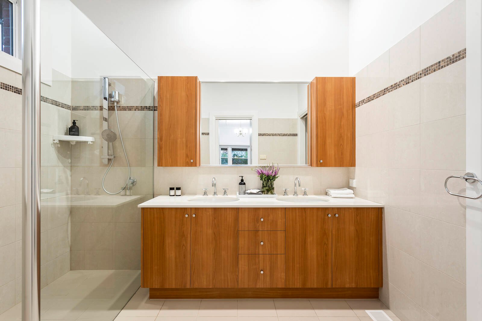 Real Estate and Property in 12 Rose Street, Bentleigh, VIC