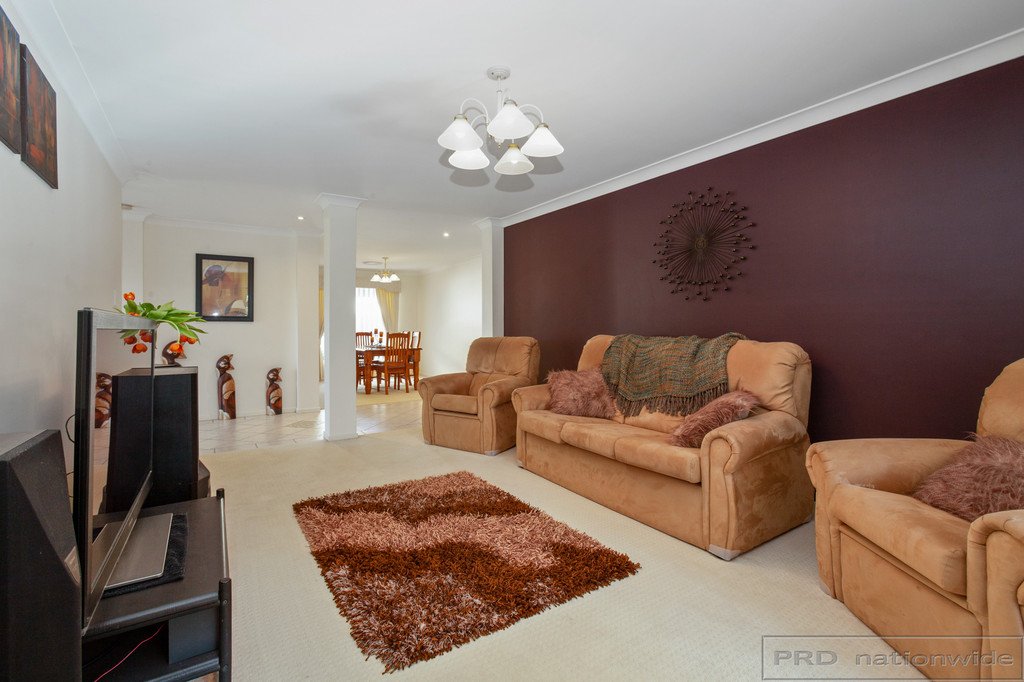 12 Rosebrook Row EAST MAITLAND 5