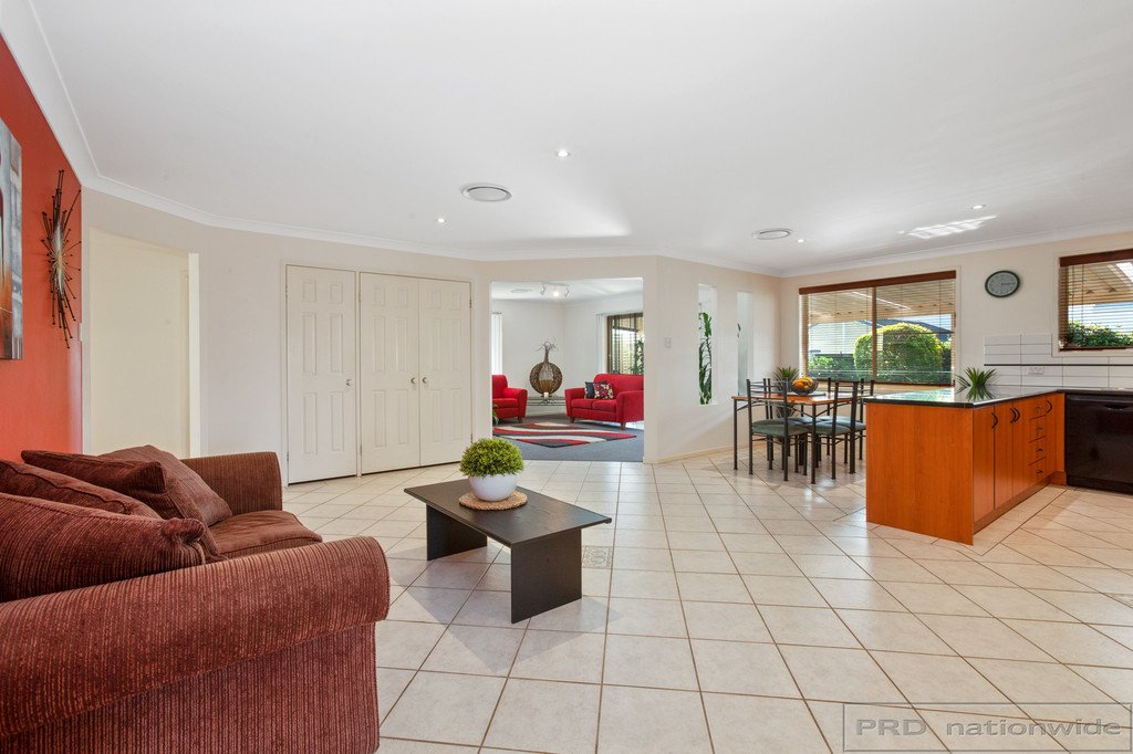 12 Rosebrook Row EAST MAITLAND 6