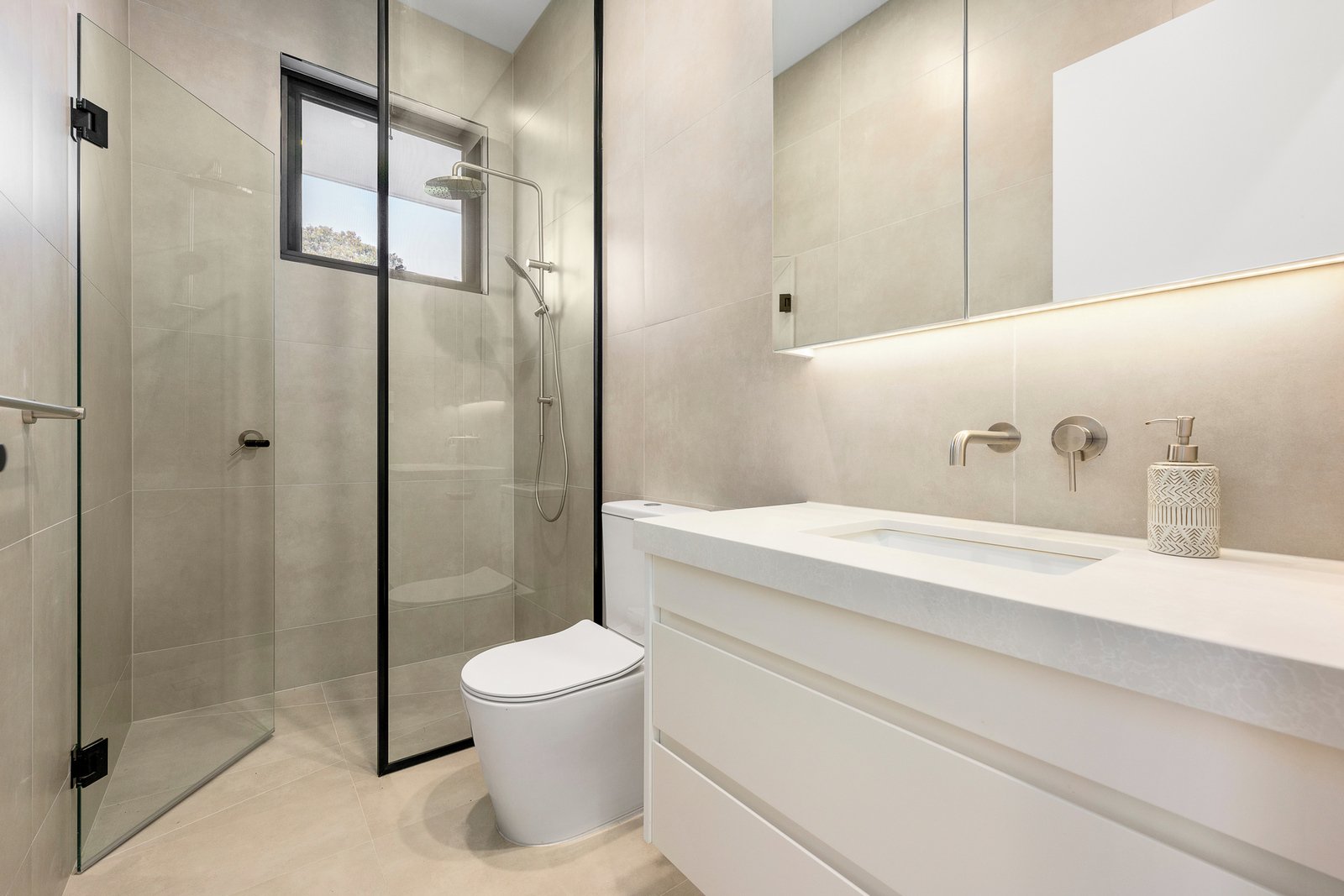 1/2 Rowland Court, Glen Waverley, 3150