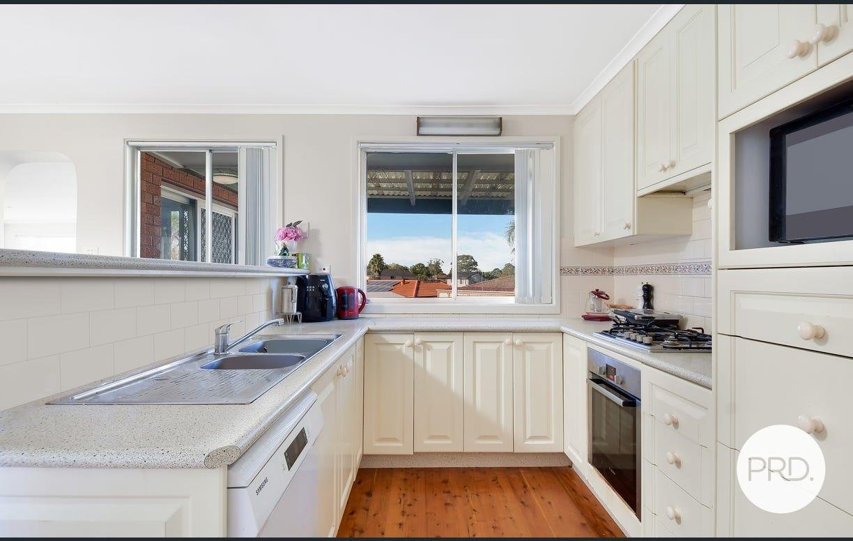 12 Salamaua Pl  GLENFIELD 2