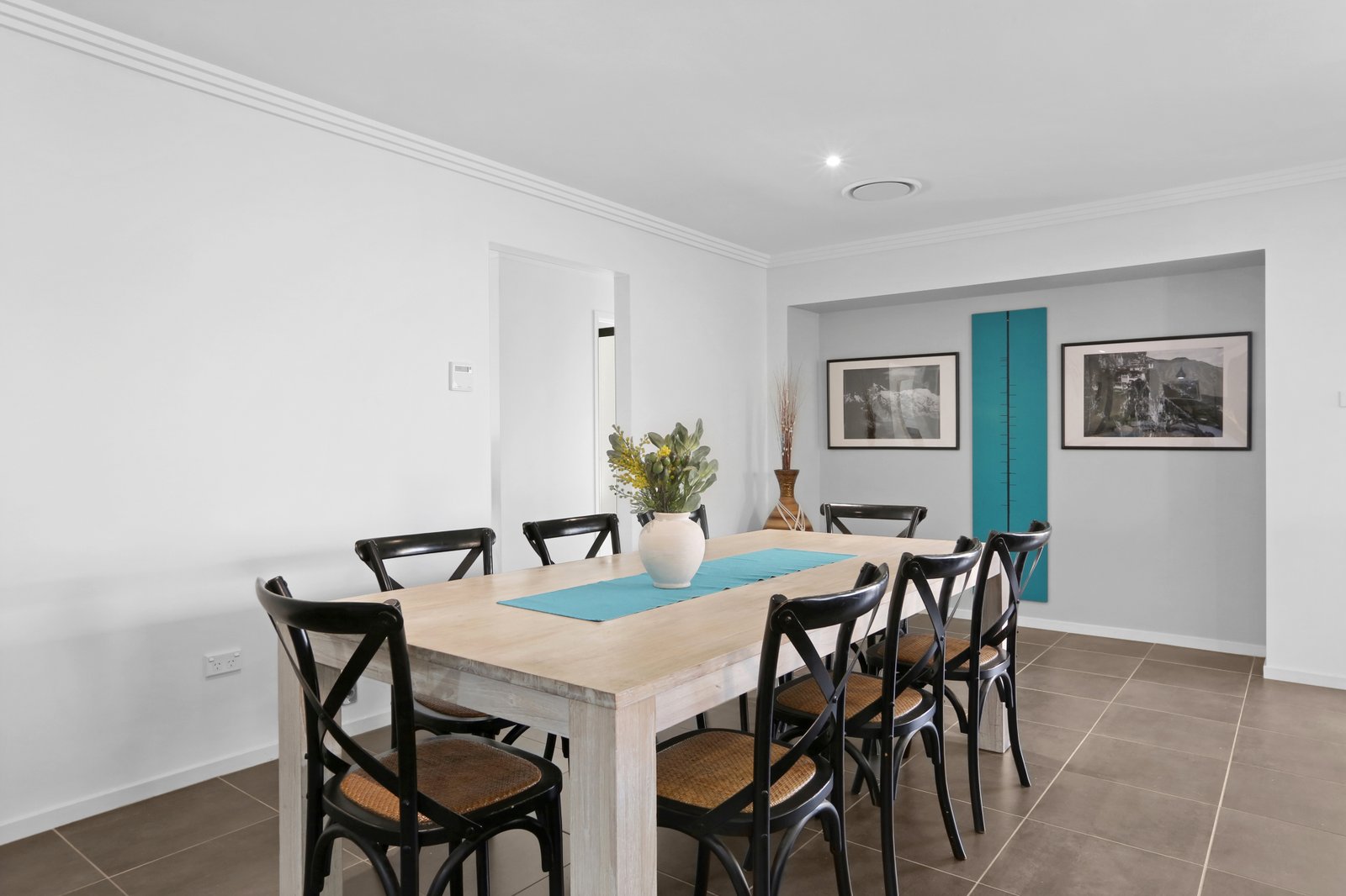 12 Sandy Bay Avenue HAYWARDS BAY 5