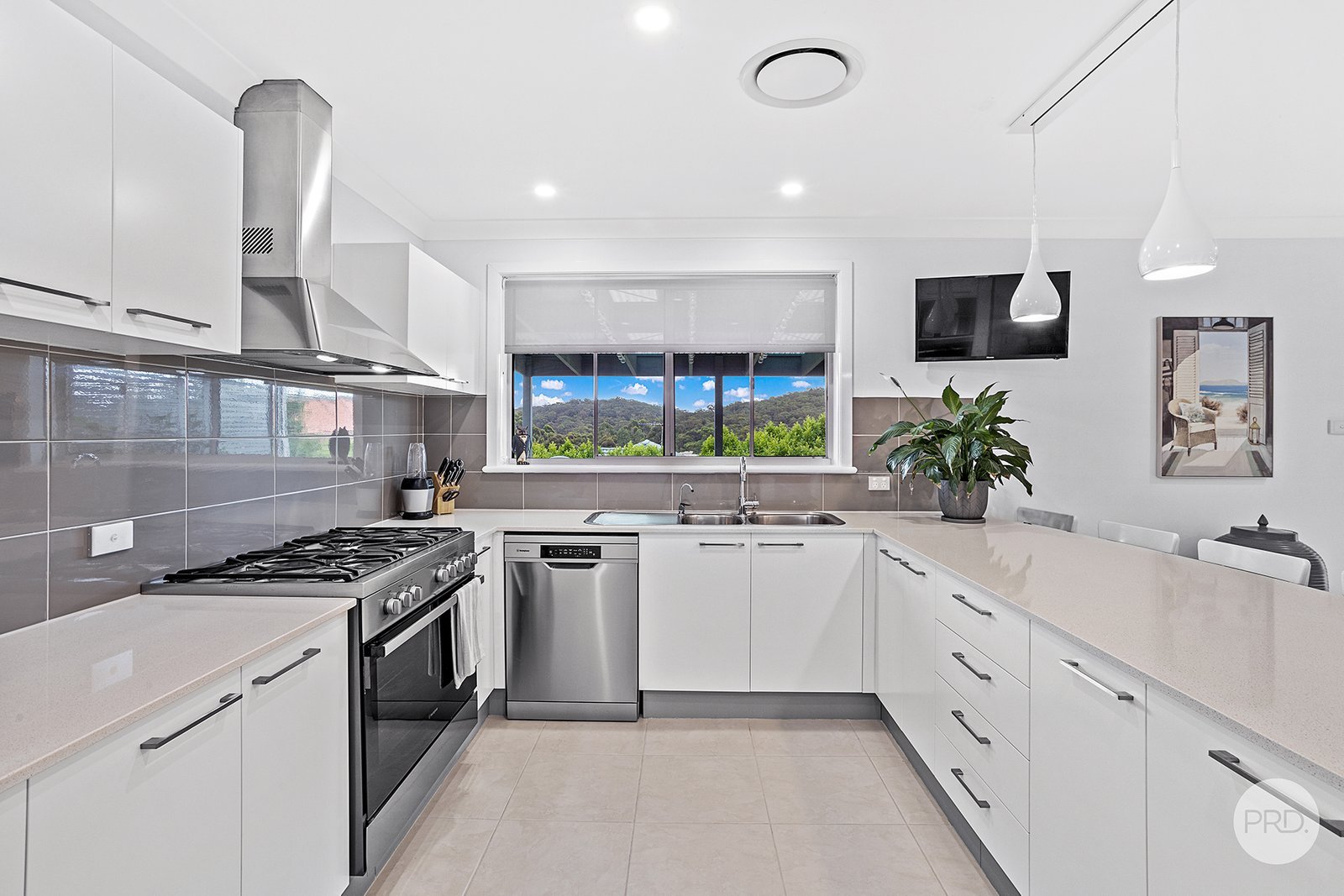 12 Seagrass Circuit CORLETTE 15