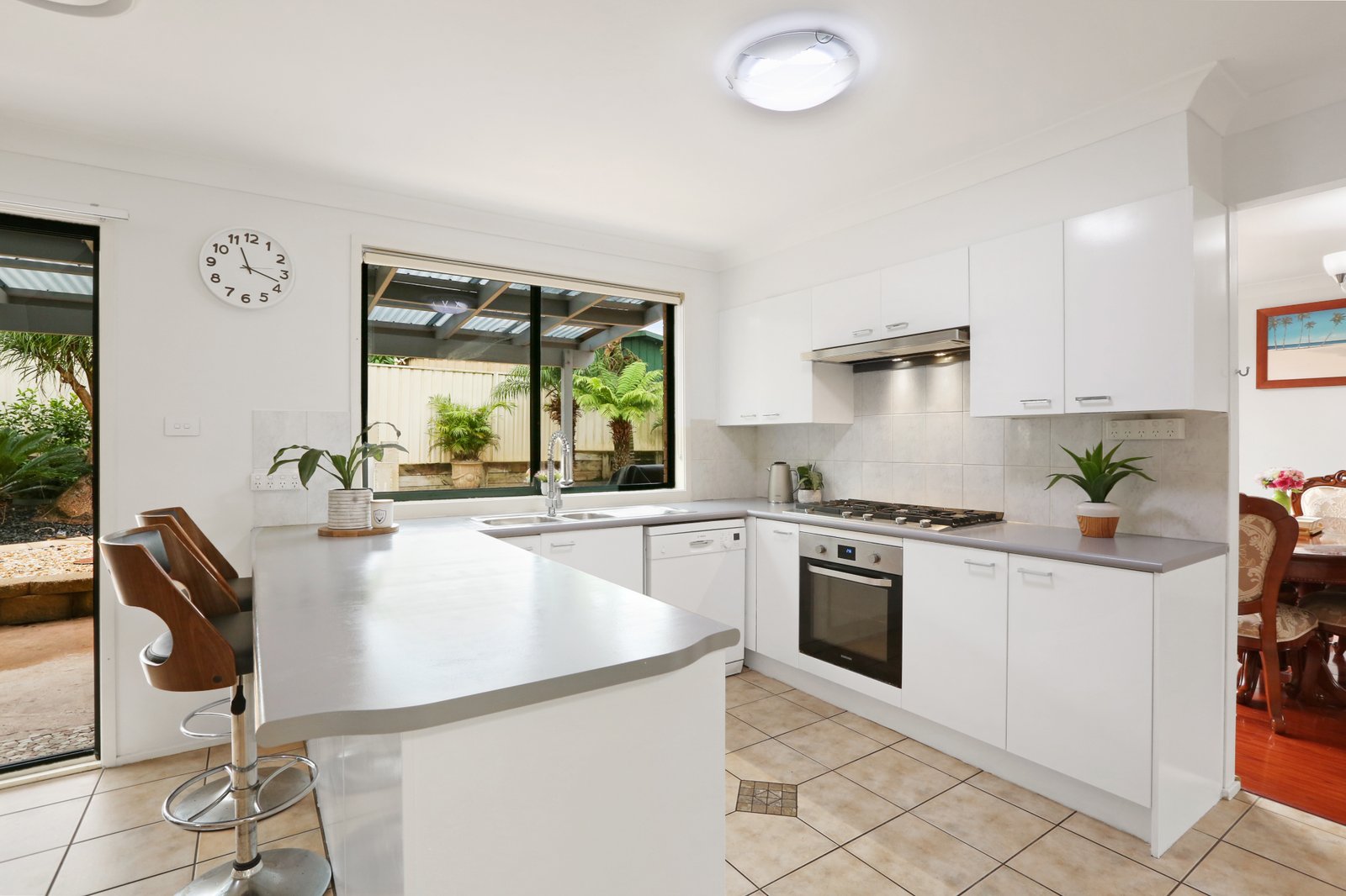 12 Selwyn Grove HORSLEY 3