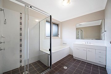 12 Semillon Ridge GILLIESTON HEIGHTS 9