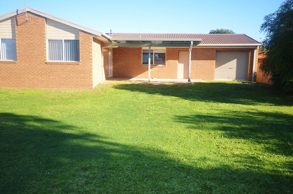 12 Shiralee Place ESTELLA 7