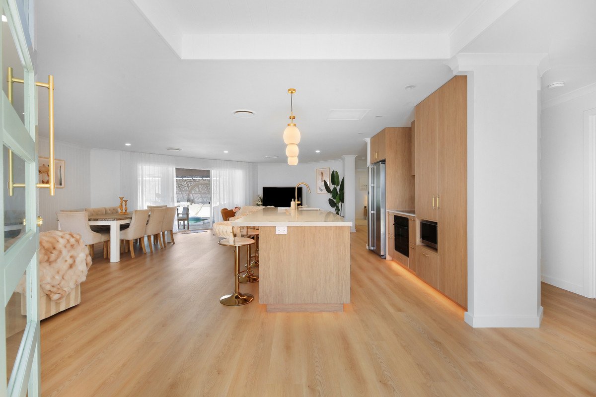 12 Sitella Crescent BURLEIGH WATERS 3