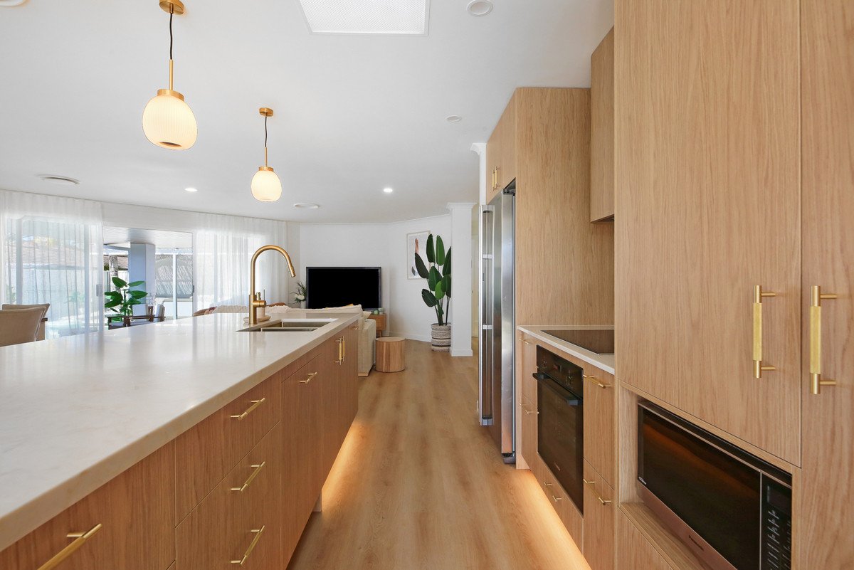 12 Sitella Crescent BURLEIGH WATERS 5