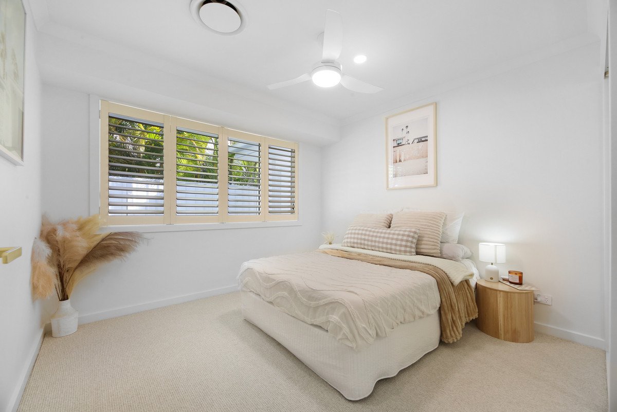 12 Sitella Crescent BURLEIGH WATERS 13