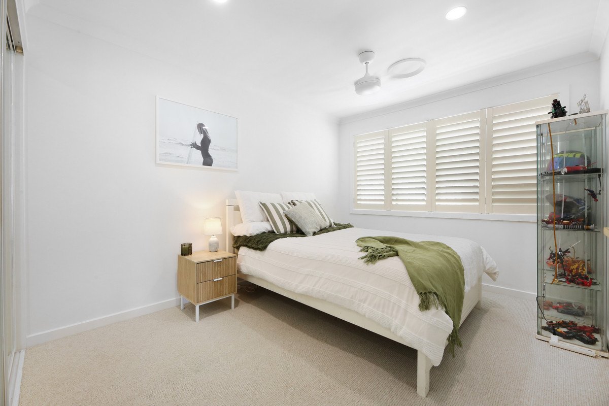 12 Sitella Crescent BURLEIGH WATERS 15