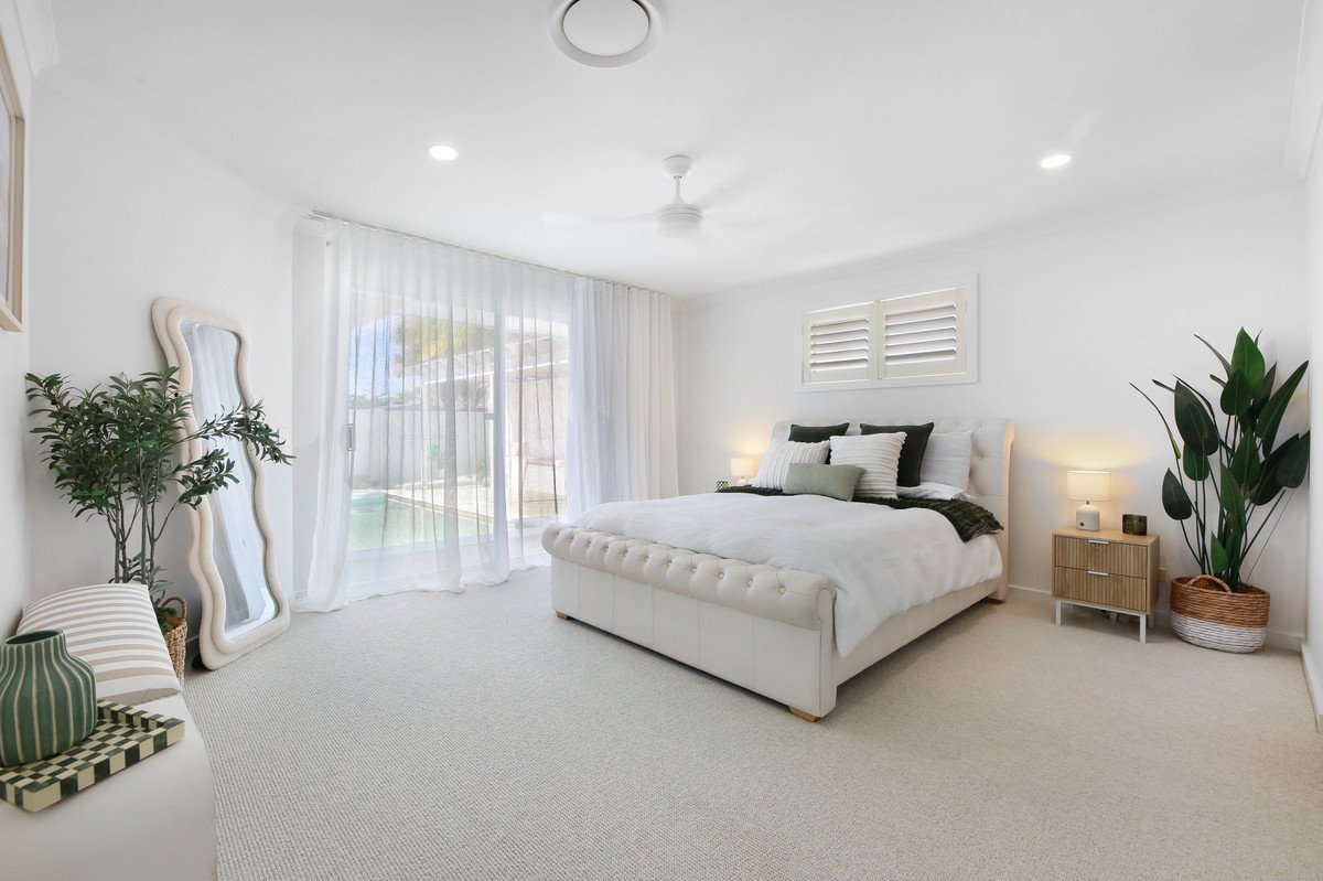 12 Sitella Crescent BURLEIGH WATERS 16