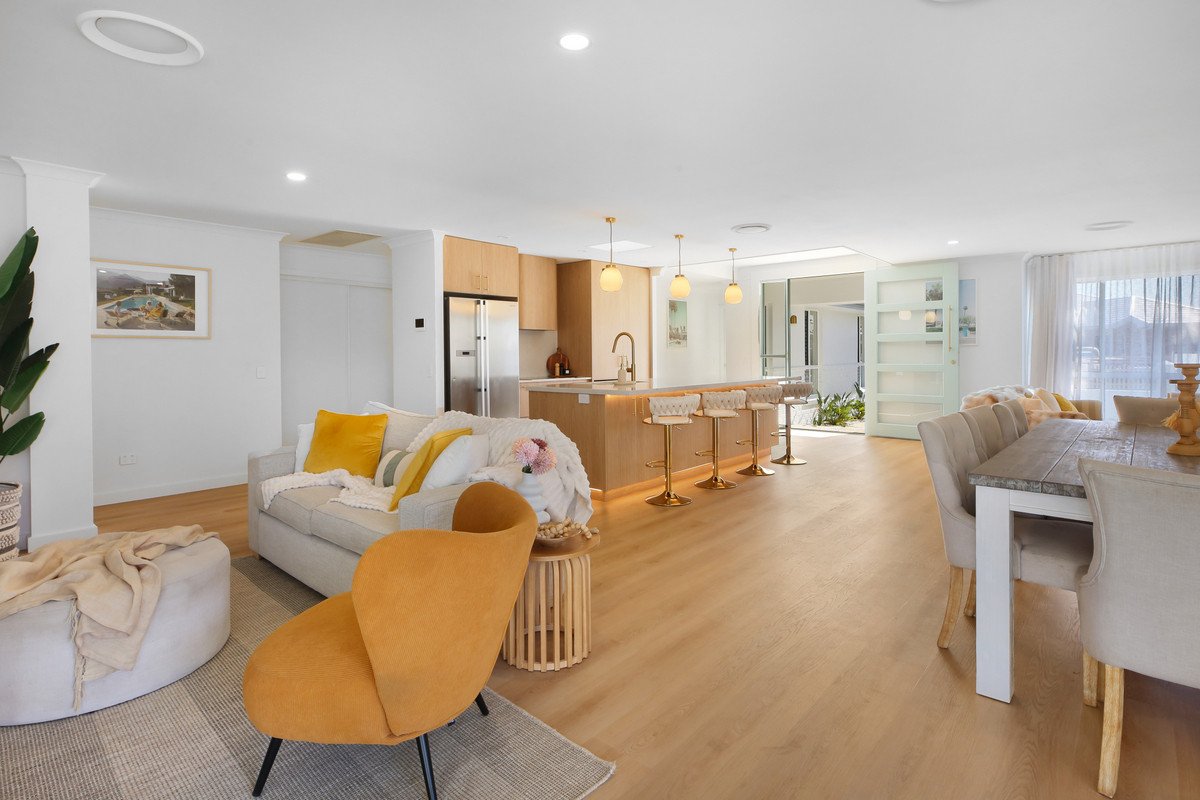 12 Sitella Crescent BURLEIGH WATERS 26
