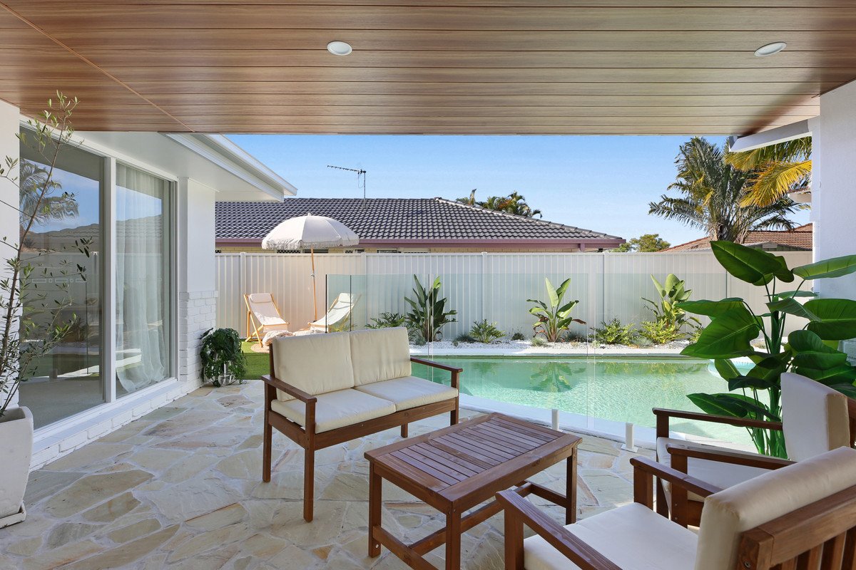 12 Sitella Crescent BURLEIGH WATERS 33