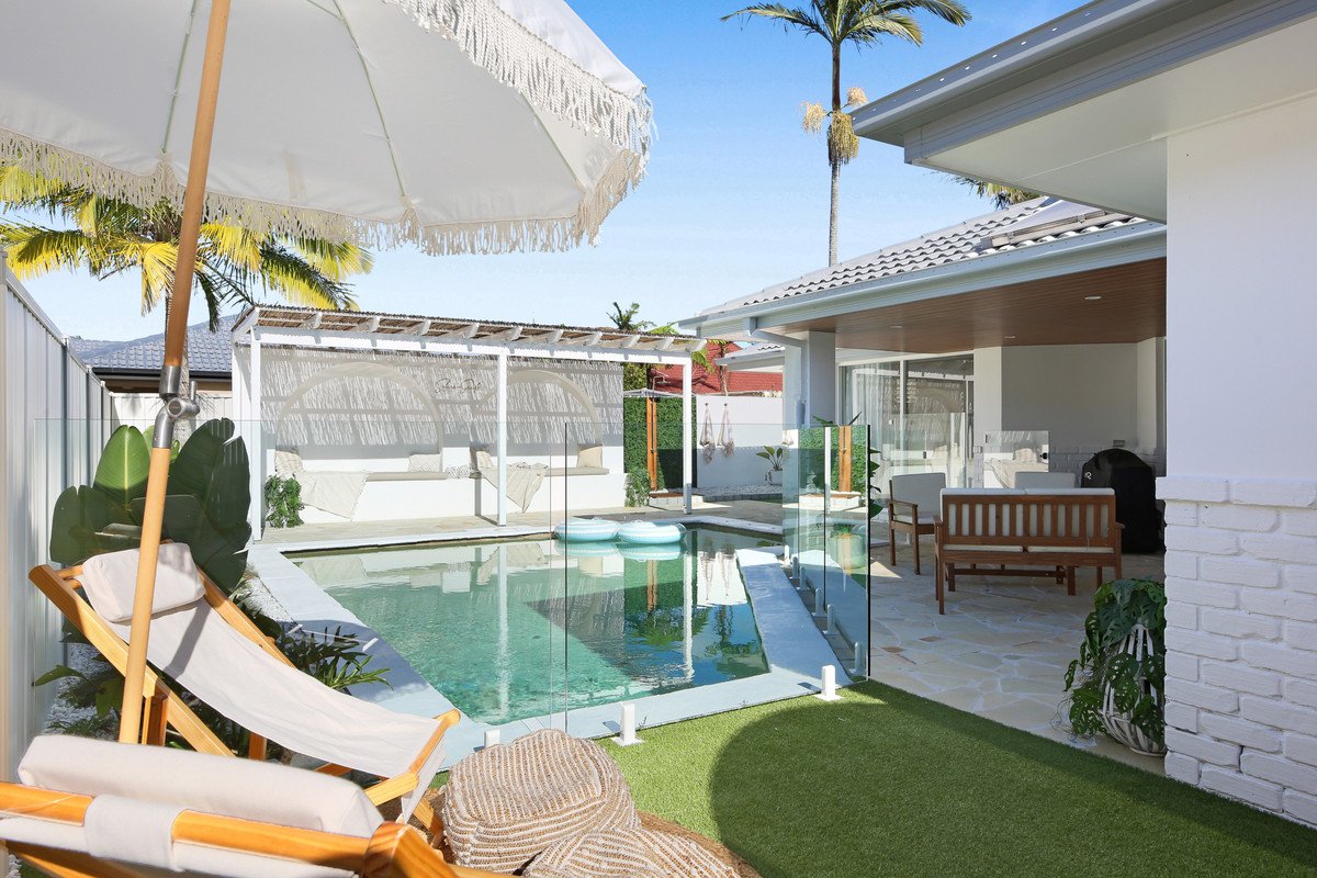 12 Sitella Crescent BURLEIGH WATERS 35