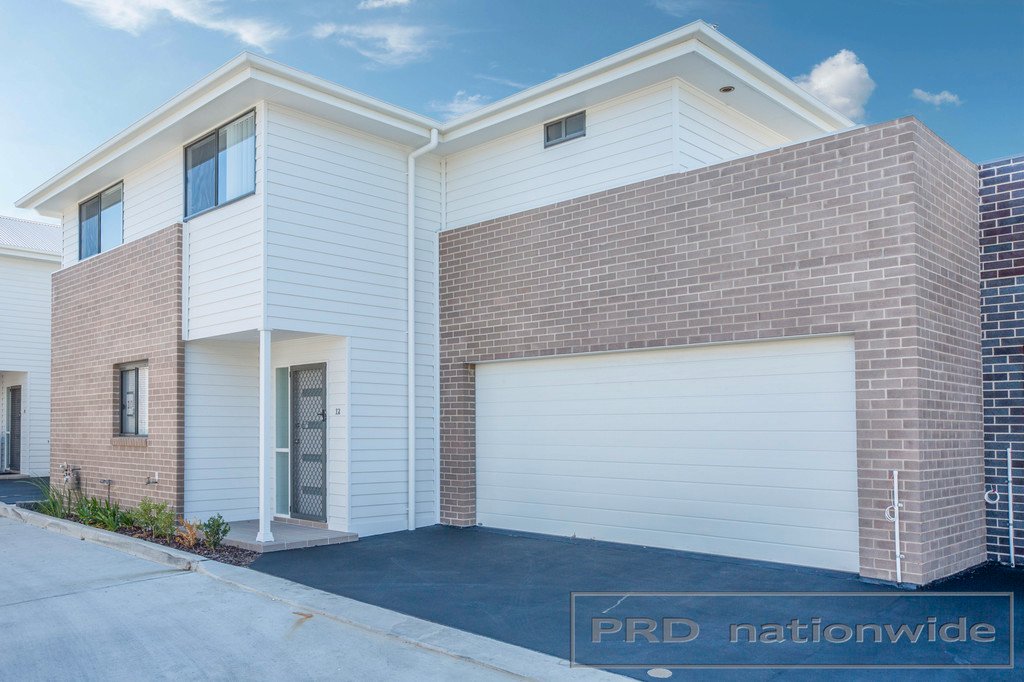12 Skylark Avenue THORNTON 1