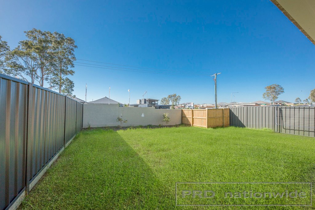 12 Skylark Avenue THORNTON 3