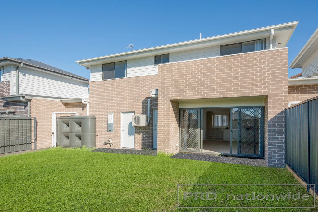 12 Skylark Avenue THORNTON 4