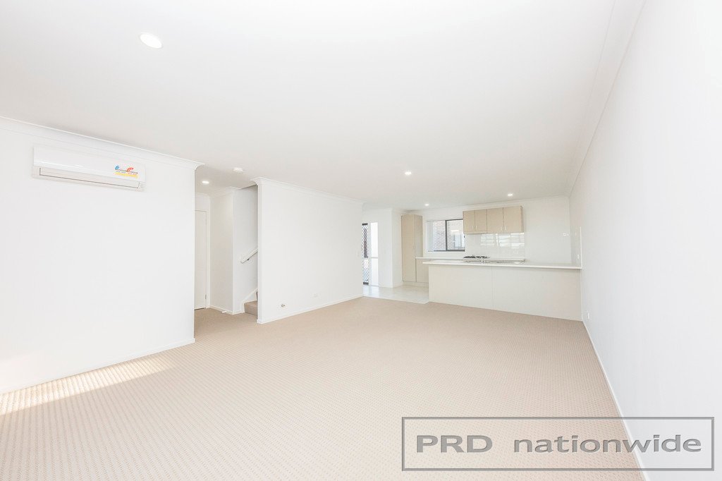 12 Skylark Avenue THORNTON 6