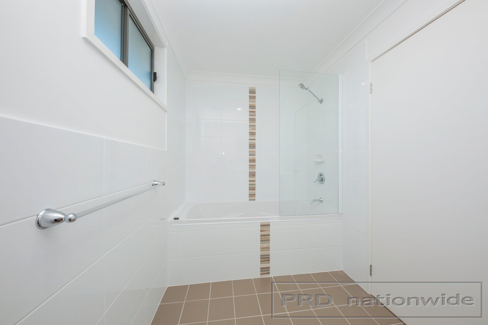 12 Skylark Avenue THORNTON 13