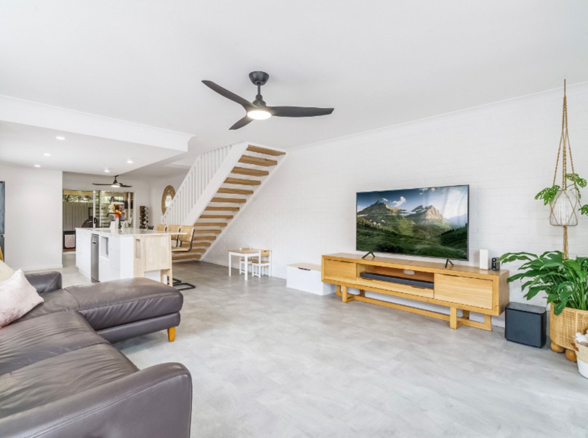 1/2 SNOWGUM Court BURLEIGH WATERS 4