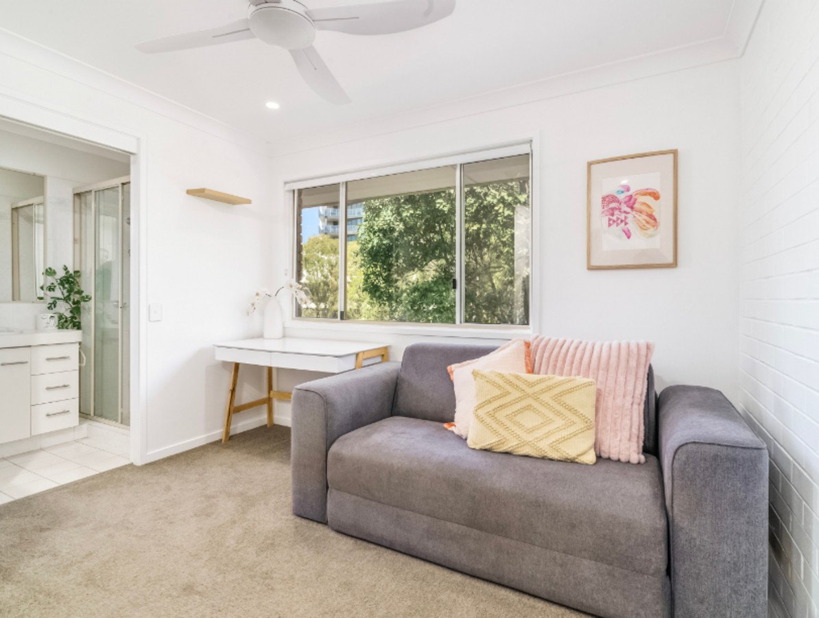 1/2 SNOWGUM Court BURLEIGH WATERS 8