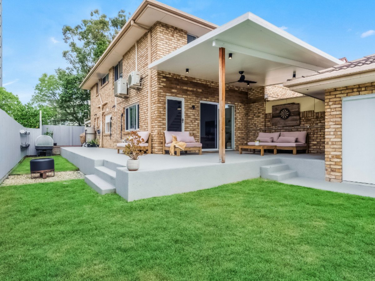 1/2 SNOWGUM Court BURLEIGH WATERS 11