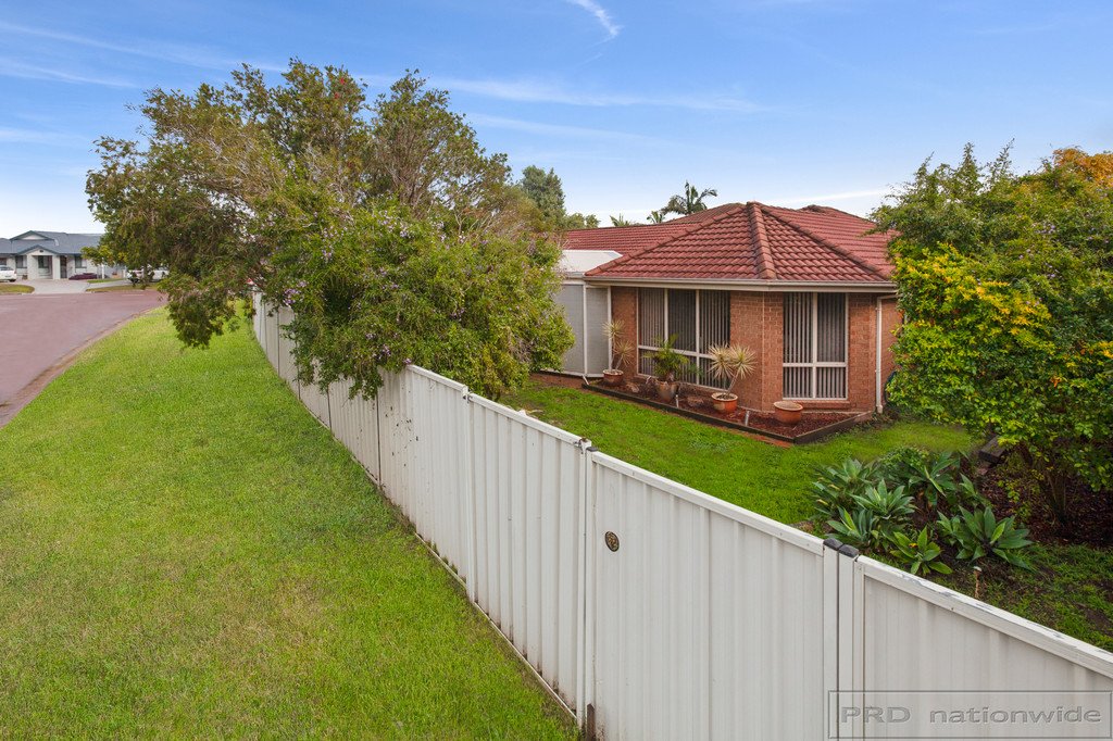12 Somerset Drive THORNTON 2