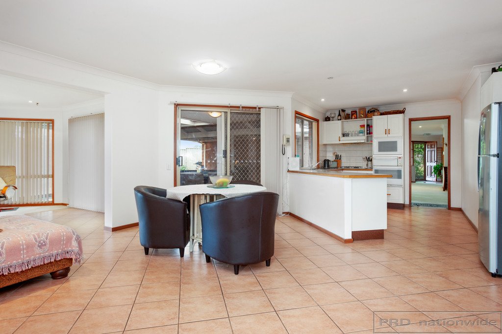 12 Somerset Drive THORNTON 8