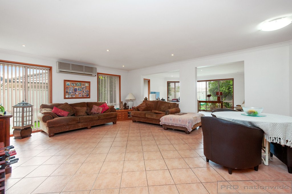 12 Somerset Drive THORNTON 9