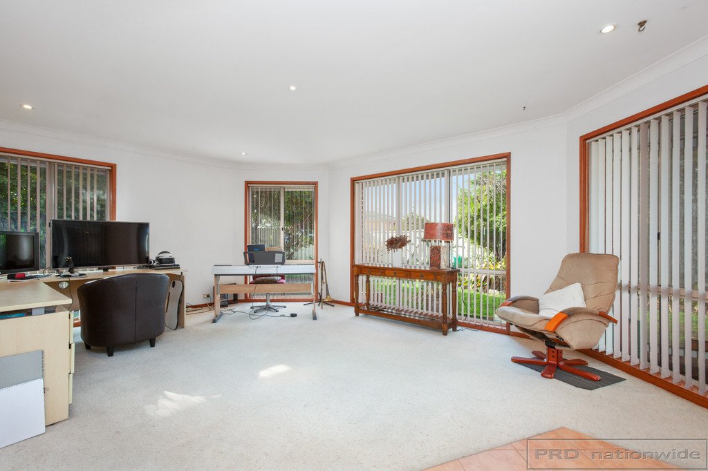 12 Somerset Drive THORNTON 11