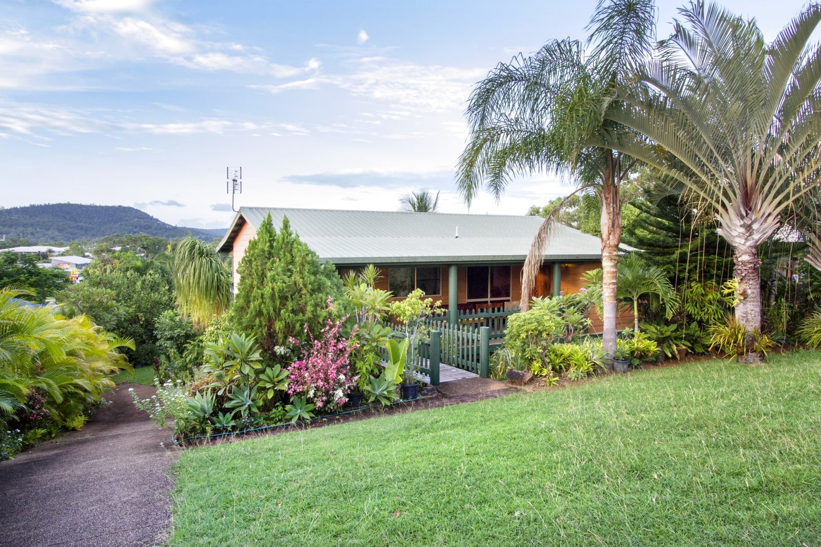 12 South Molle Blvd  CANNONVALE 1