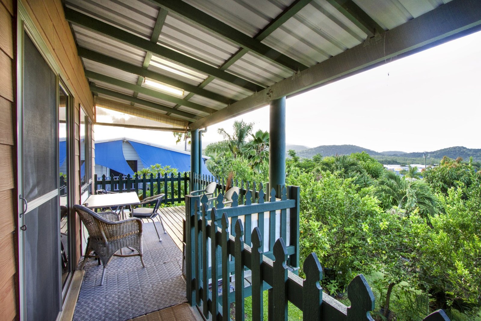 12 South Molle Blvd  CANNONVALE 12