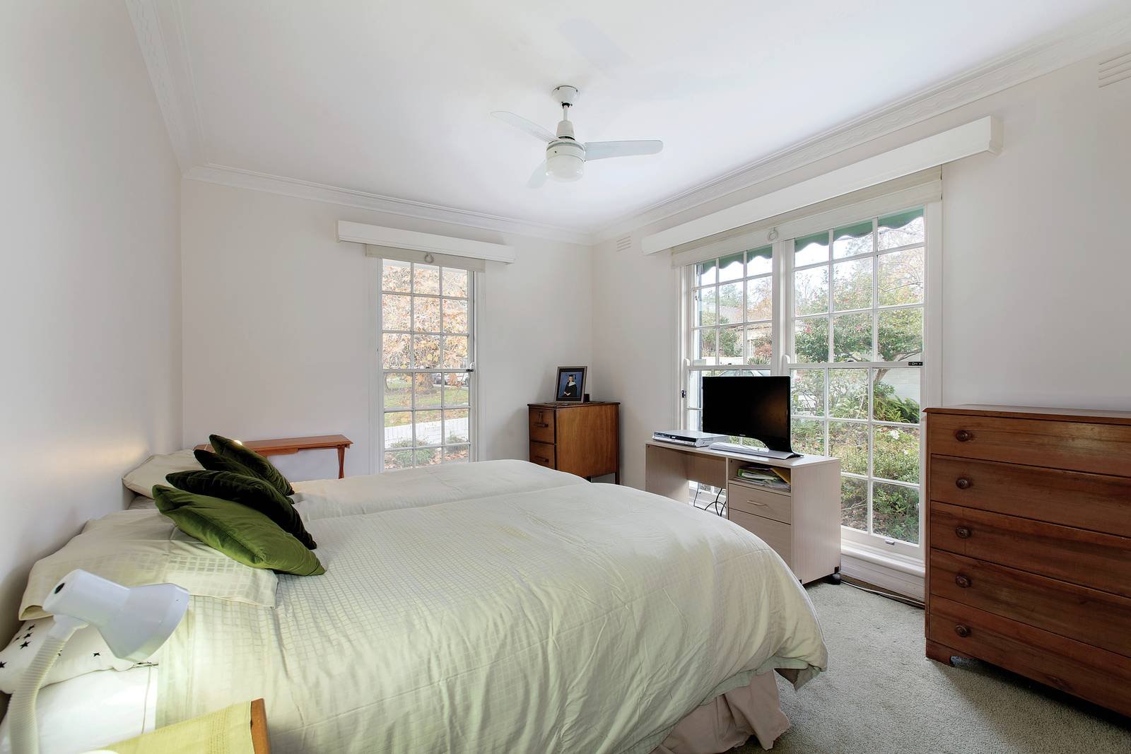 1/2 Spencer Road, Camberwell, VIC