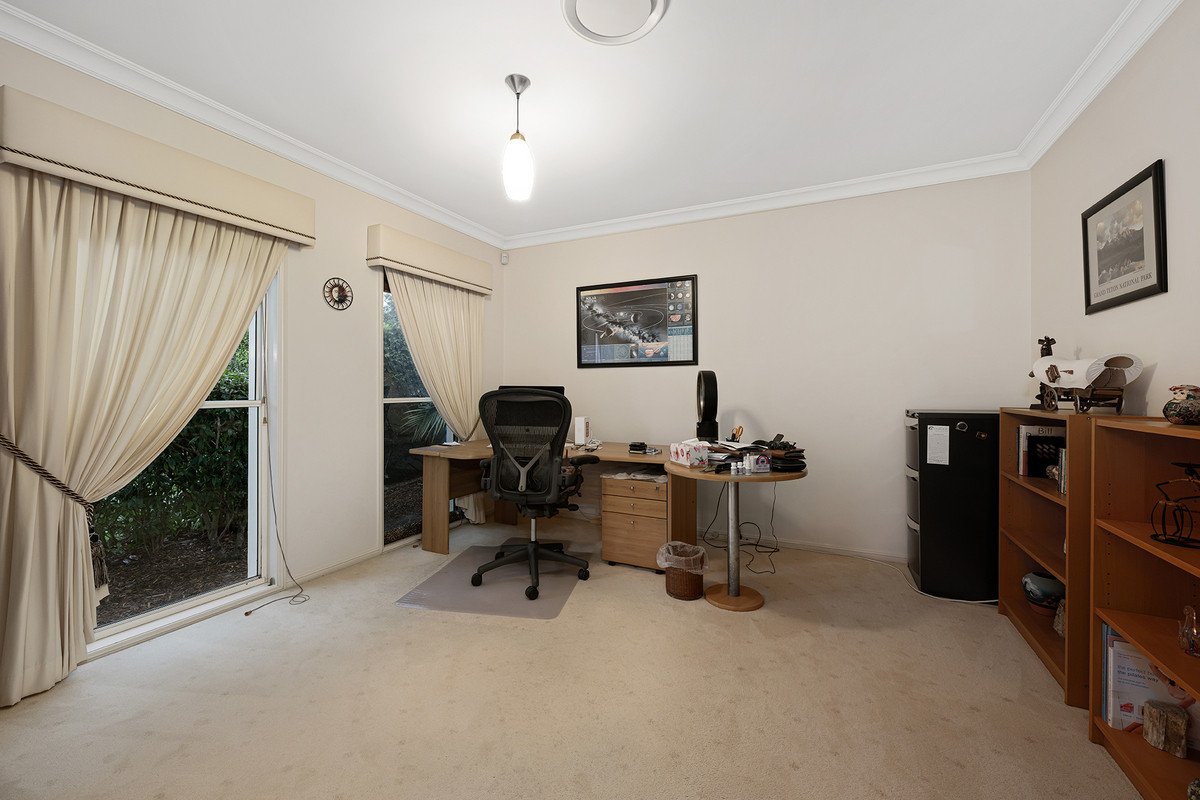 12 St Helens Court Burleigh Waters 9