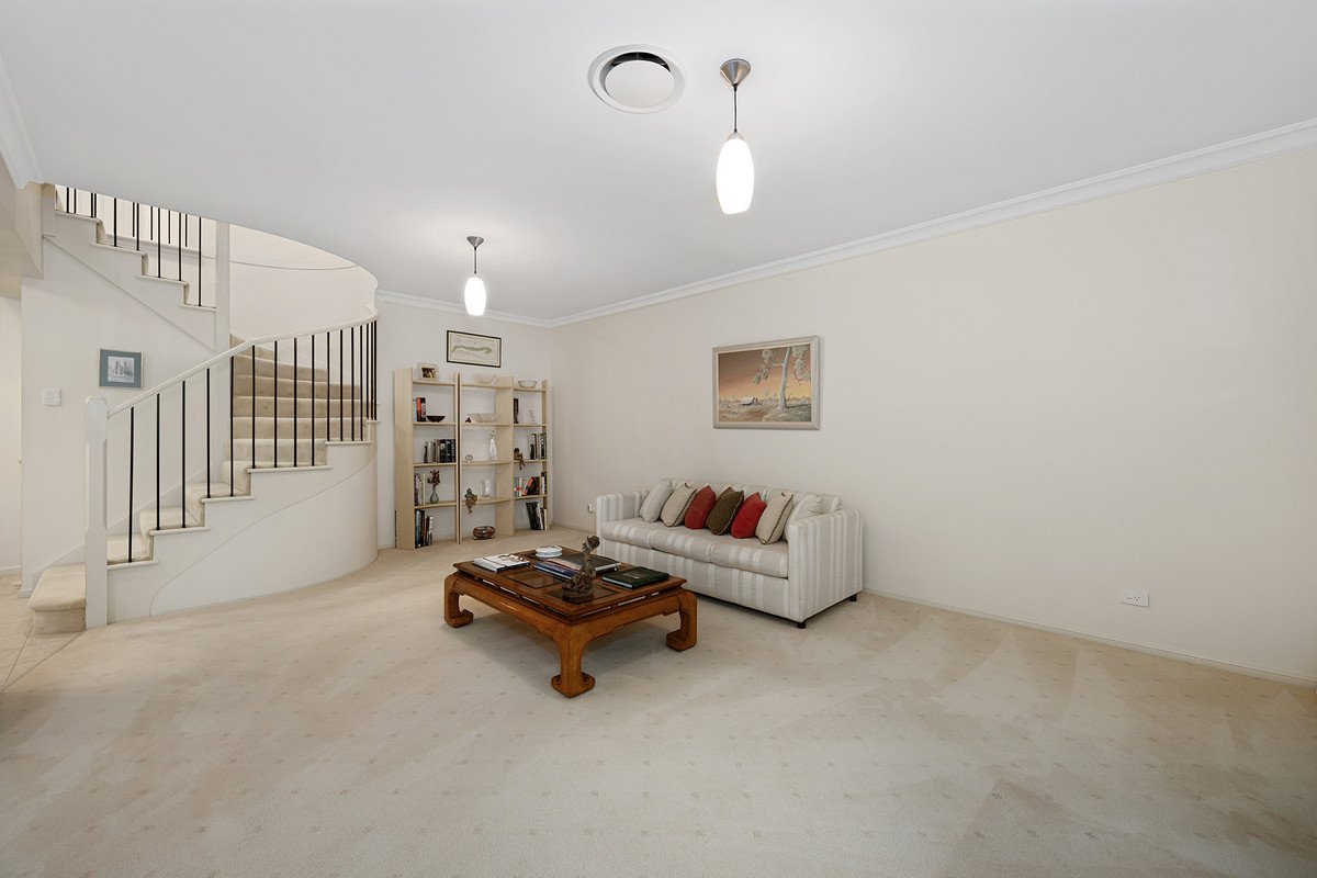 12 St Helens Court Burleigh Waters 10