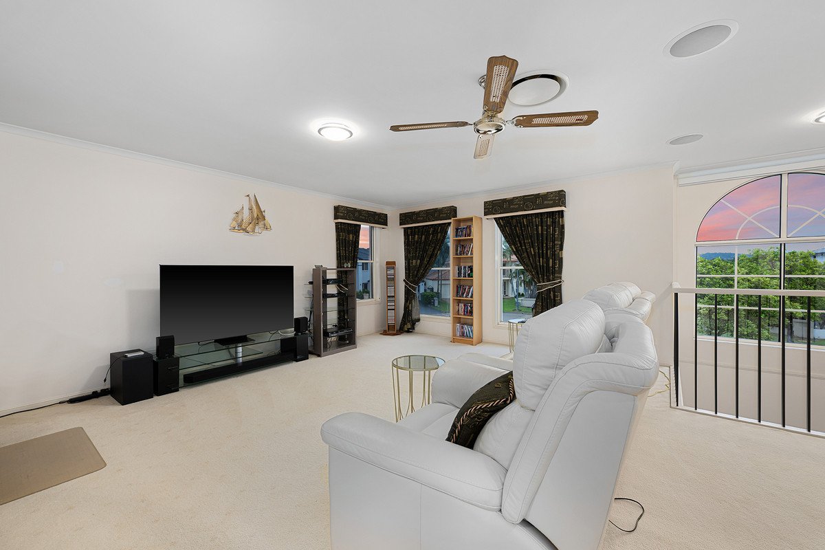 12 St Helens Court Burleigh Waters 18