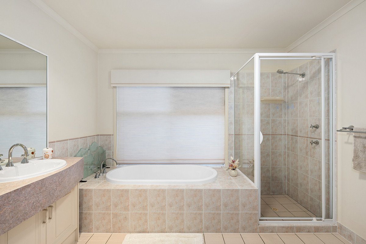 12 St Helens Court Burleigh Waters 23