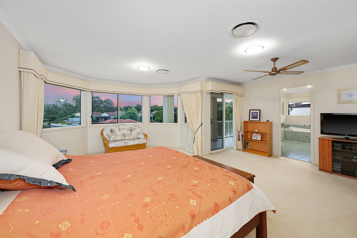 12 St Helens Court Burleigh Waters 24
