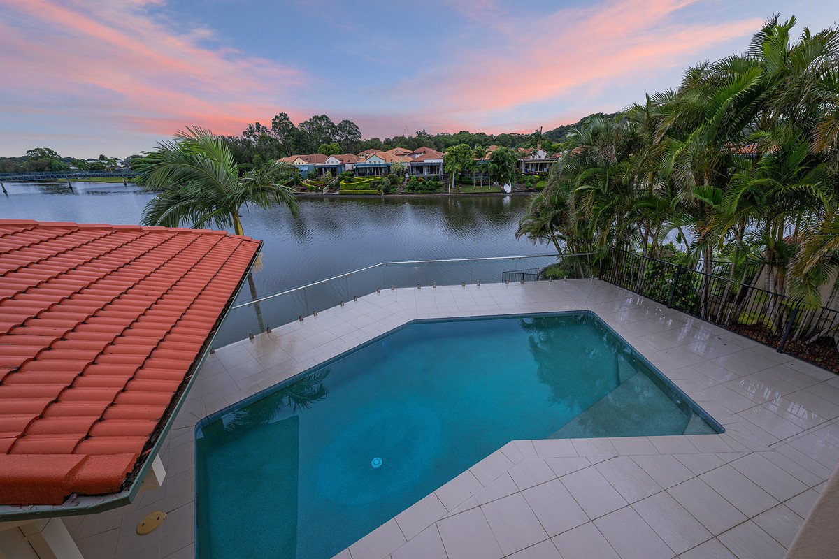 12 St Helens Court Burleigh Waters 28